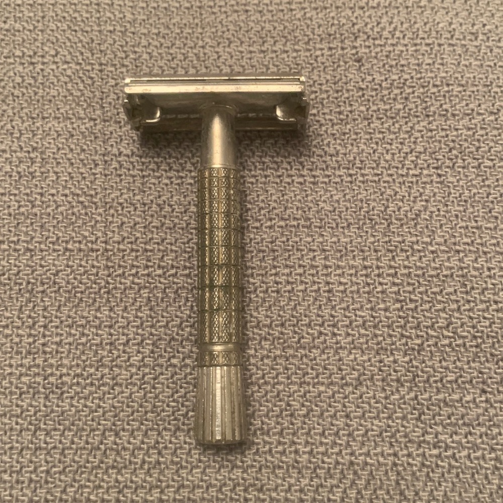 Vintage Metal Safety Razor MADE USA